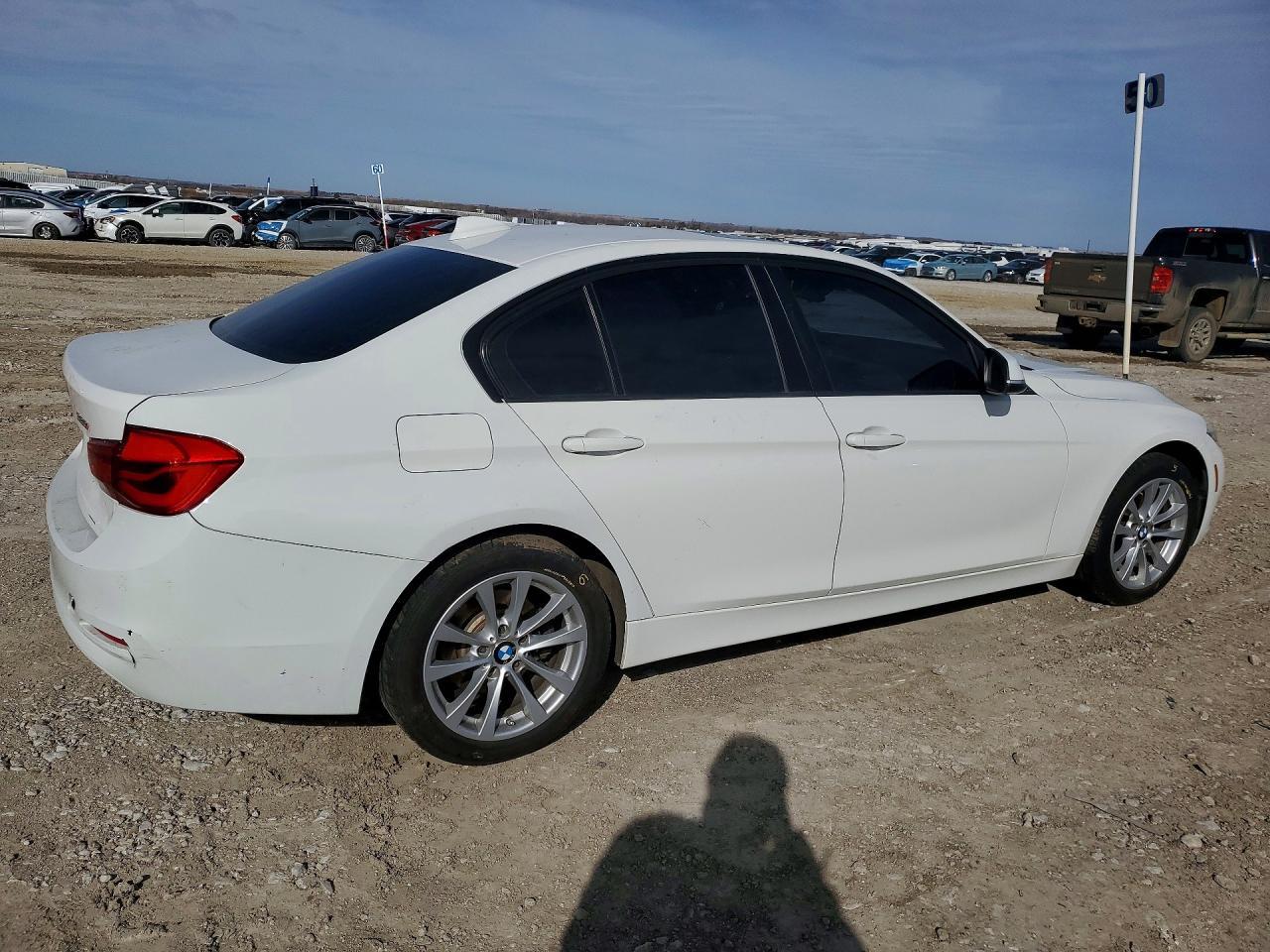 2016 BMW 320 Xi - Image 3