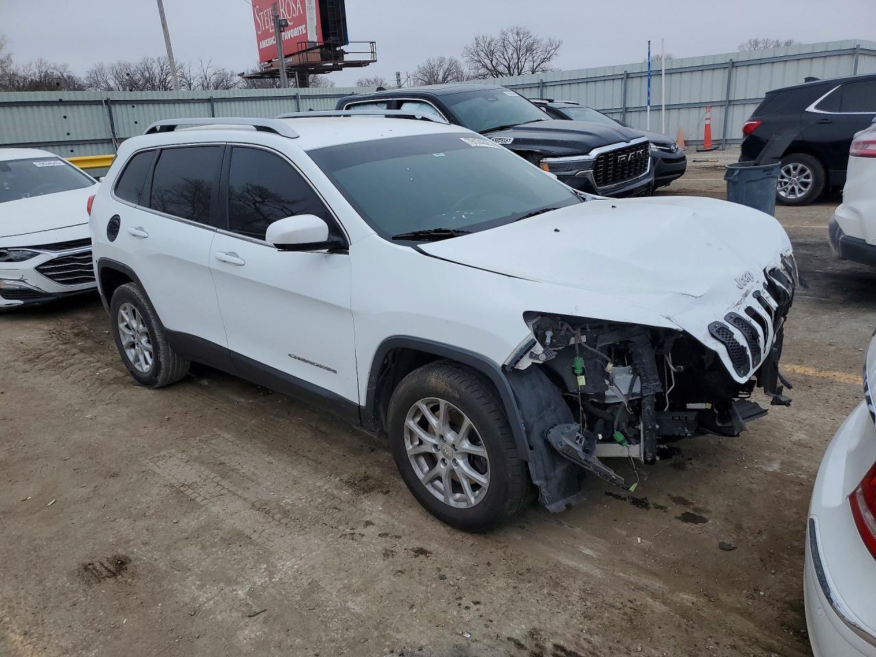 2015 Jeep Cherokee Latitude - Фото 4