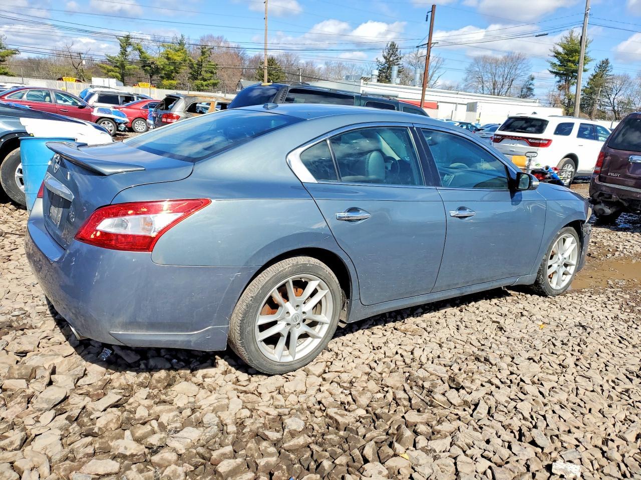 2010 Nissan Maxima 3.5 S - Фото 3