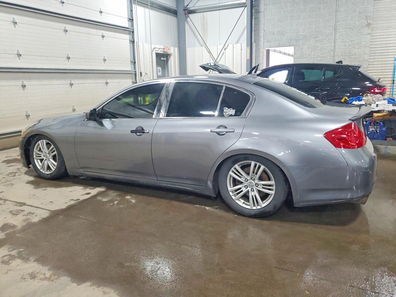 2013 Infiniti G37 Sedan X - Фото 2