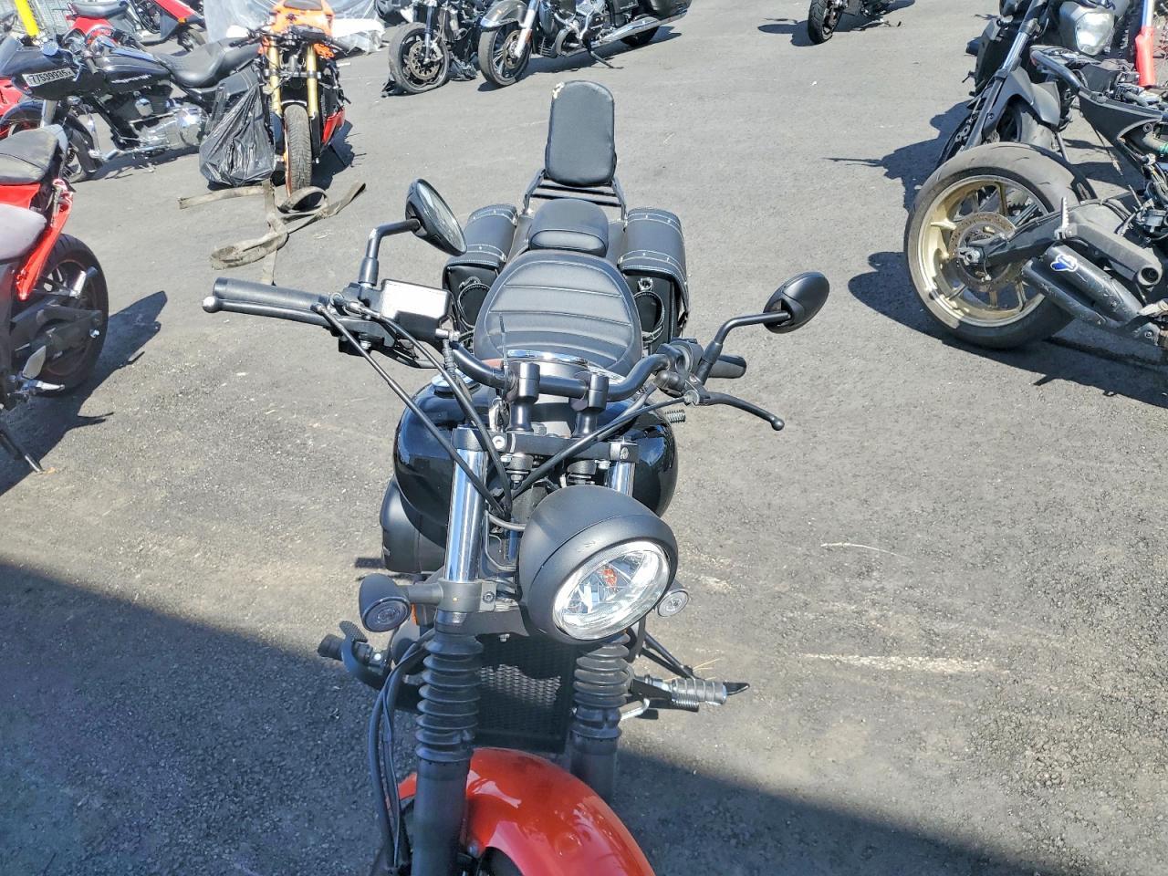 2025 Honda Vt750 C2B - Фото 5