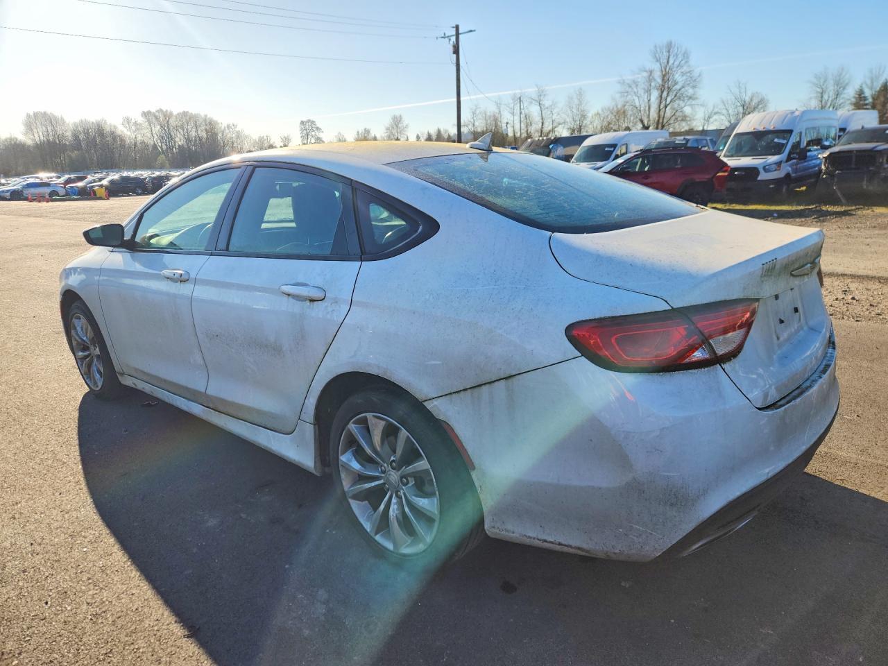 2015 Chrysler 200 S - Фото 2