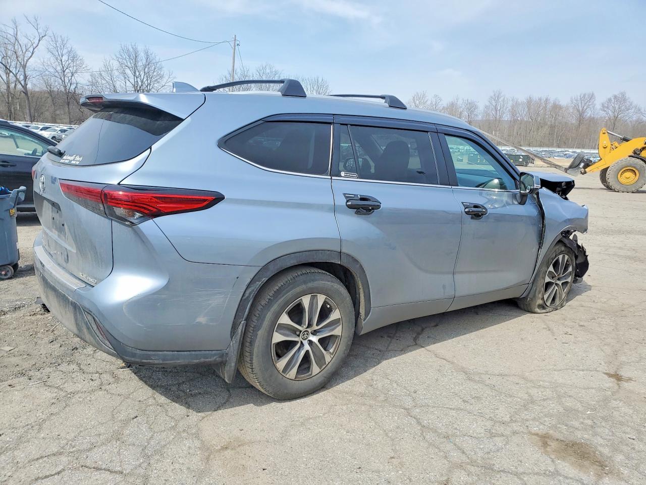 2023 Toyota Highlander L - Фото 3