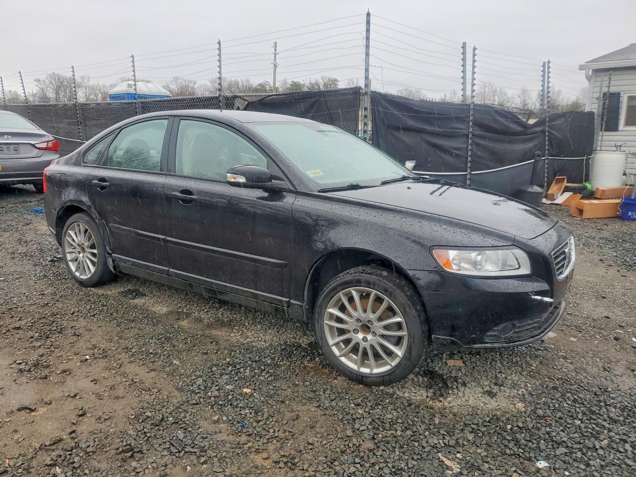 2010 Volvo S40 2.4I - Фото 4