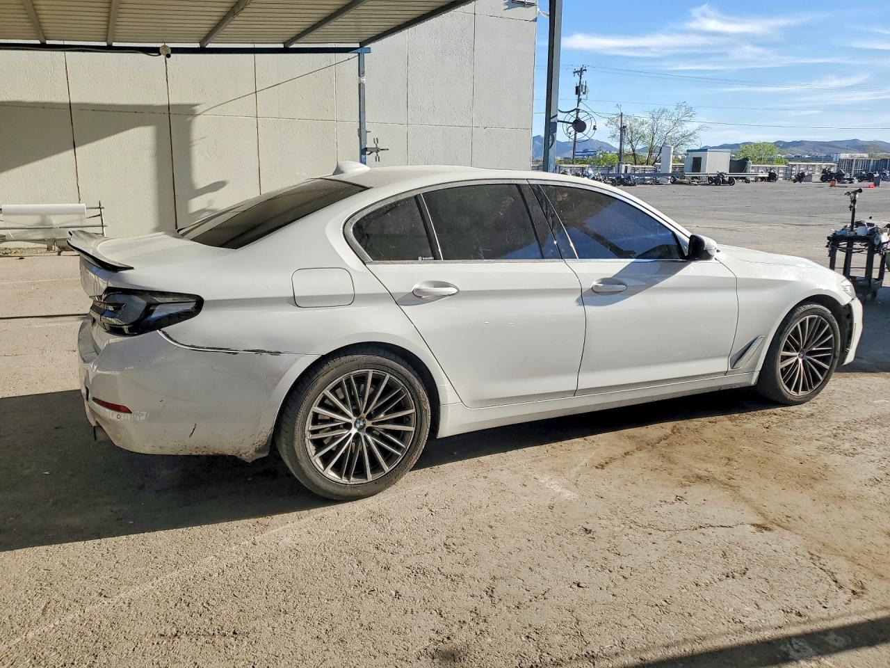 2020 BMW 530 I - Фото 3