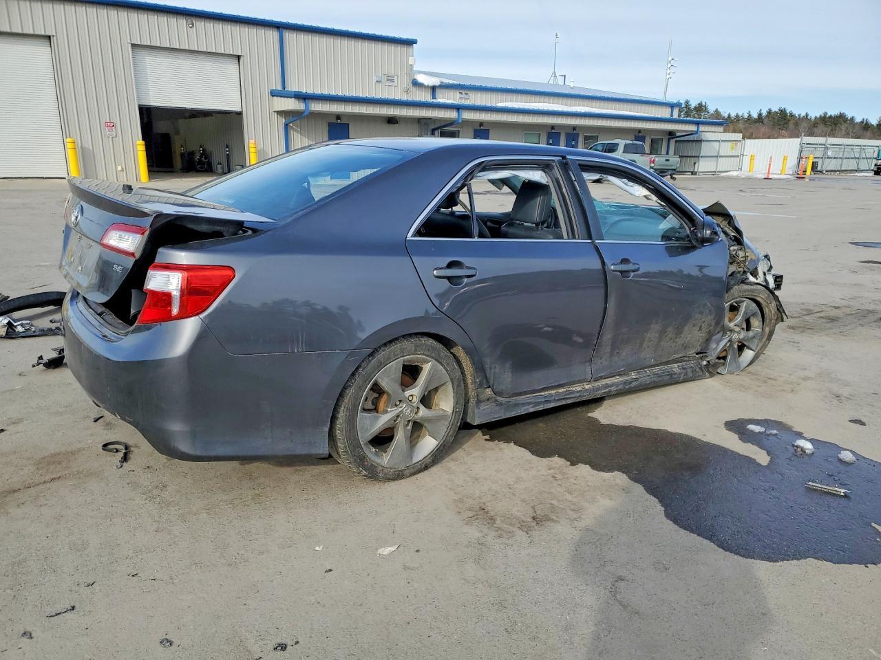 2014 Toyota Camry Se Sport - Image 3