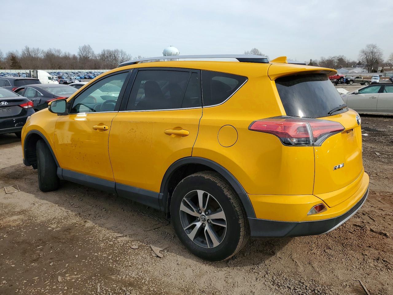2016 Toyota Rav4 Xle - Image 2
