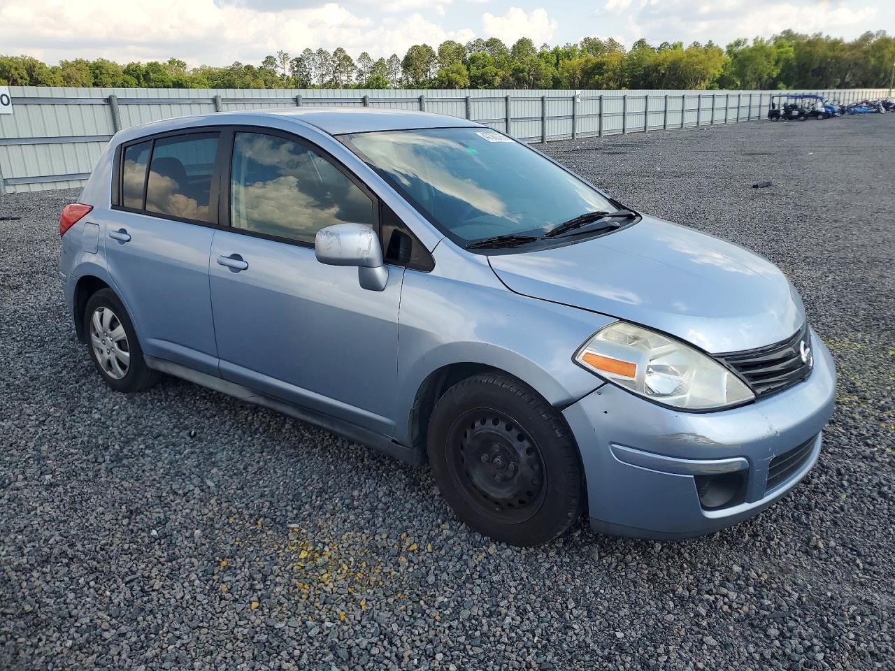 2011 Nissan Versa - Фото 4