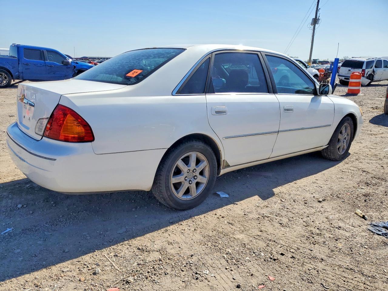 2000 Toyota Avalon Xls - Image 3