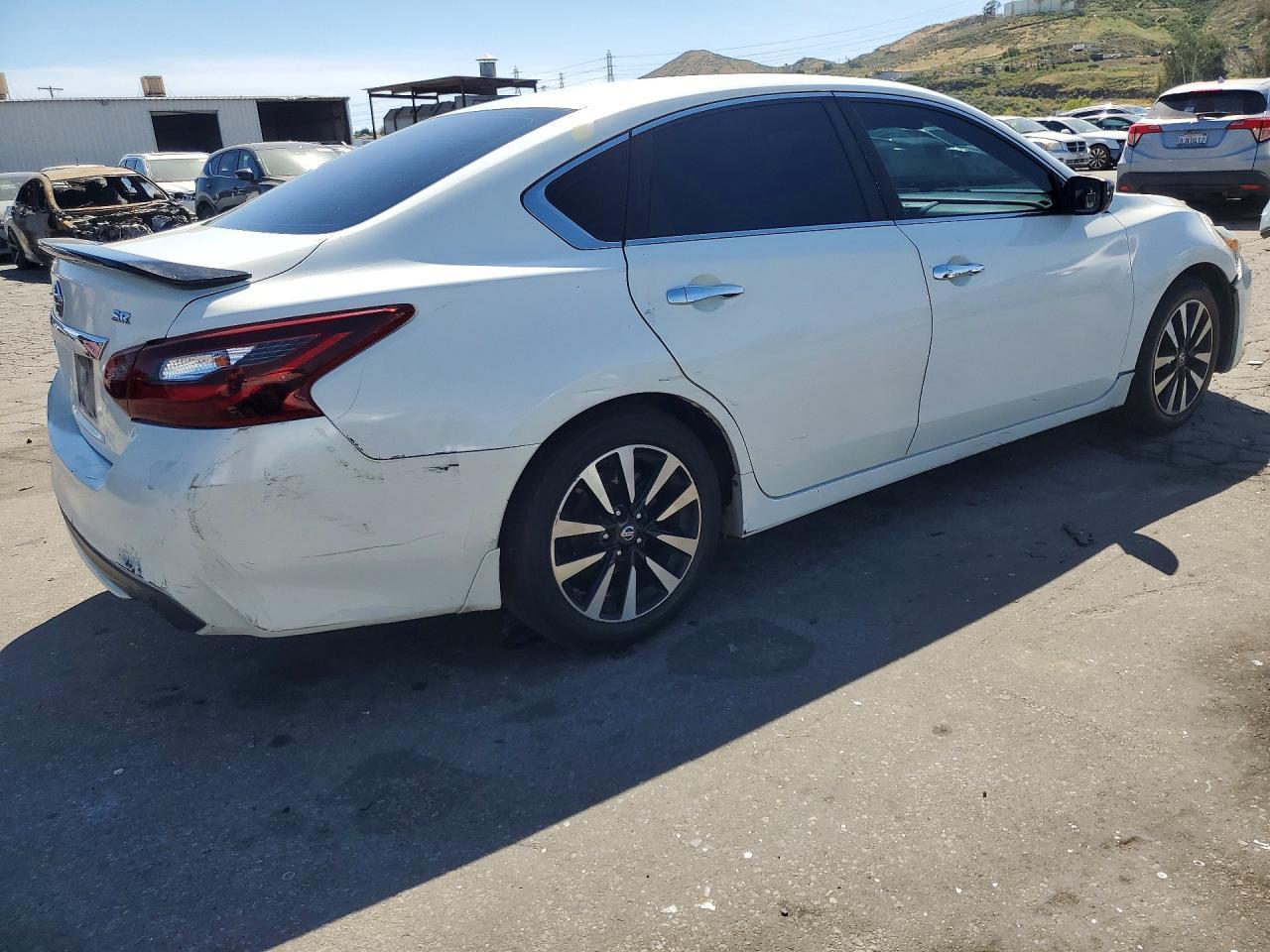 2017 Nissan Altima 2.5 Sr - Image 3