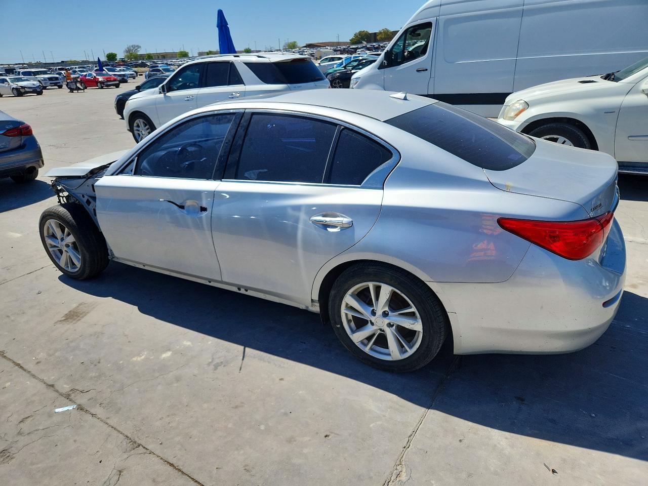 2017 Infiniti Q50 3.0T Premium - Фото 2