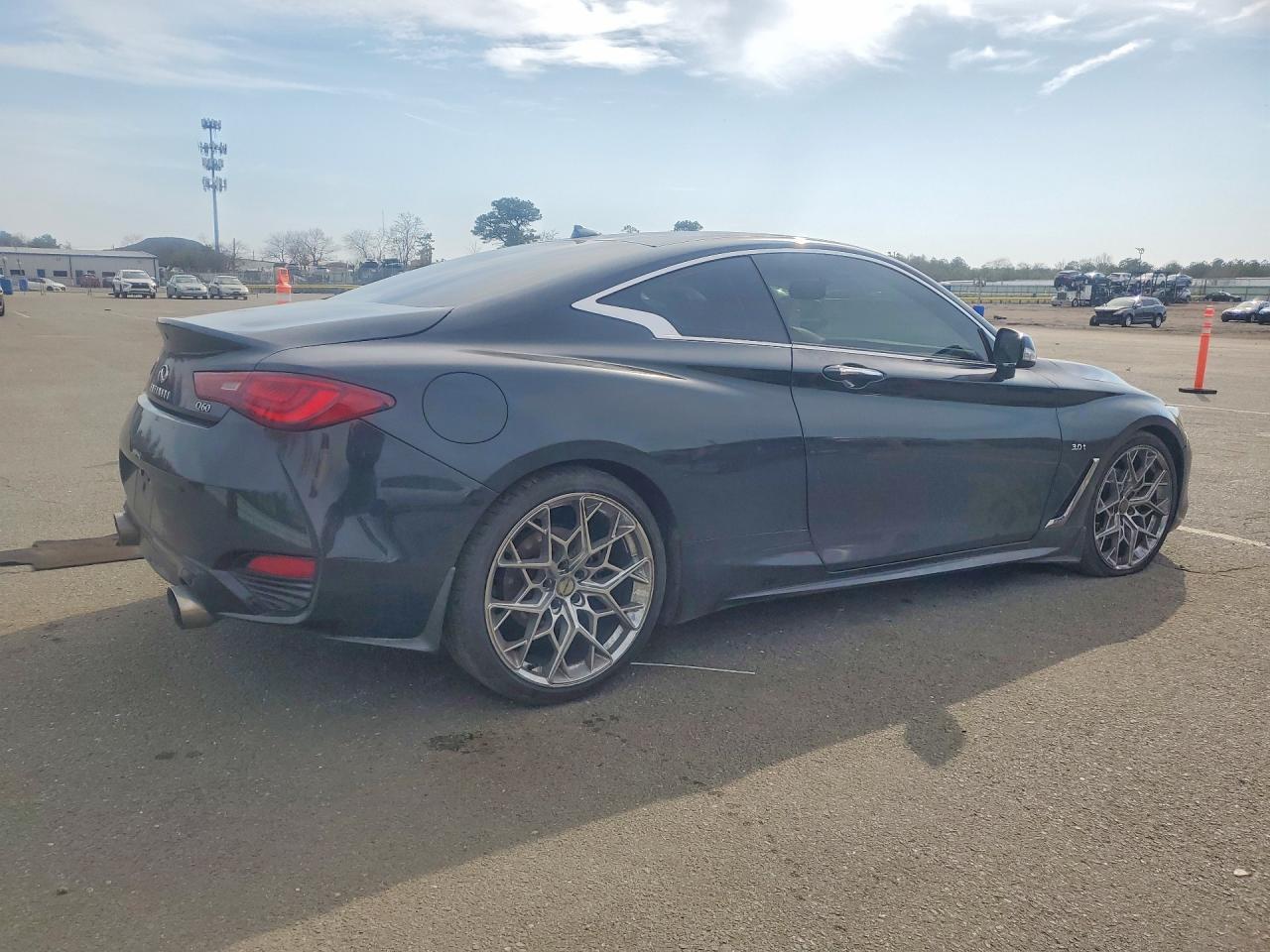2017 Infiniti Q60 3.0T Premium - Image 3