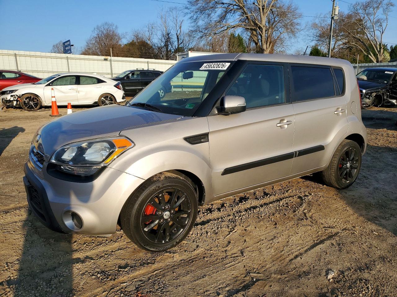 2013 Kia Soul +