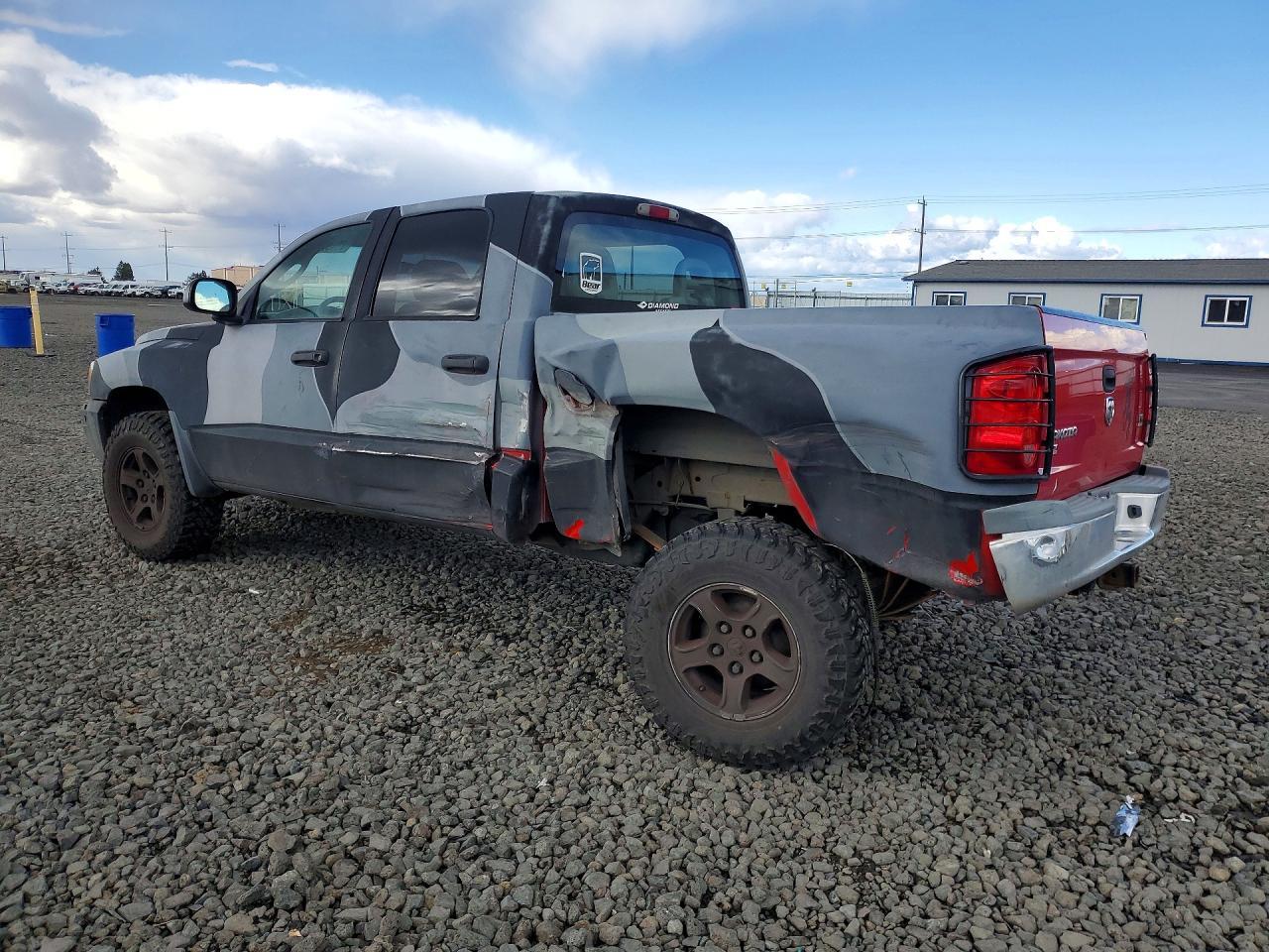 2005 Dodge Dakota Quad Slt - Image 2