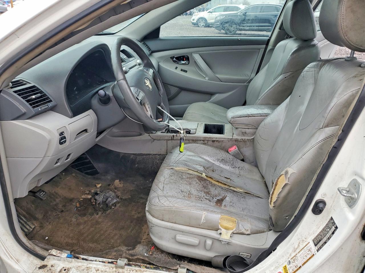 2010 Toyota Camry Hybrid Base - Image 7