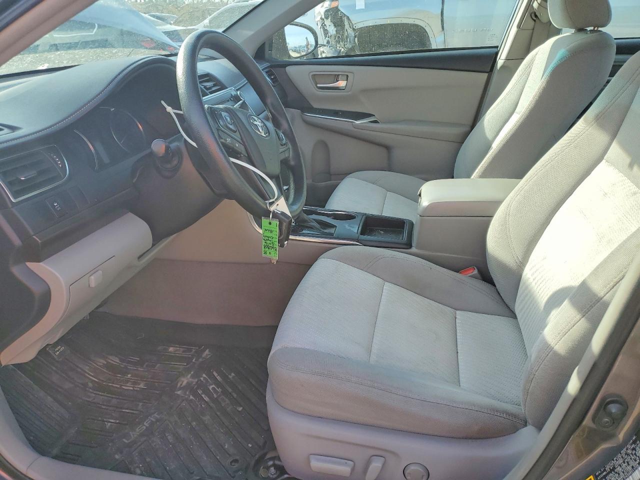 2016 Toyota Camry Le - Фото 7