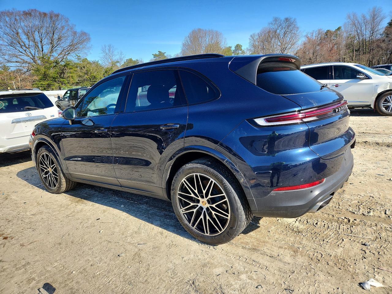2024 Porsche Cayenne - Image 2