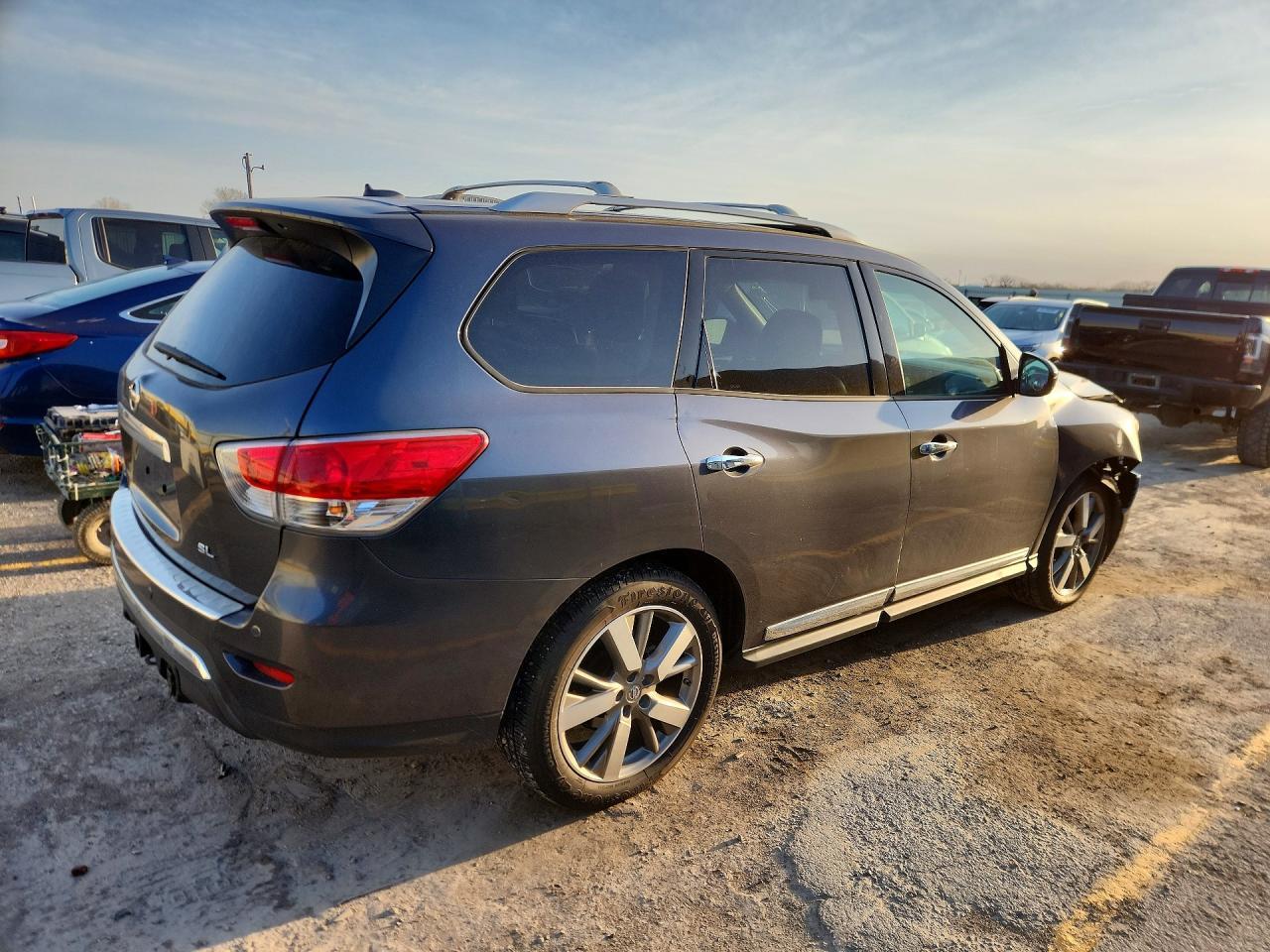 2014 Nissan Pathfinder Sl - Фото 3