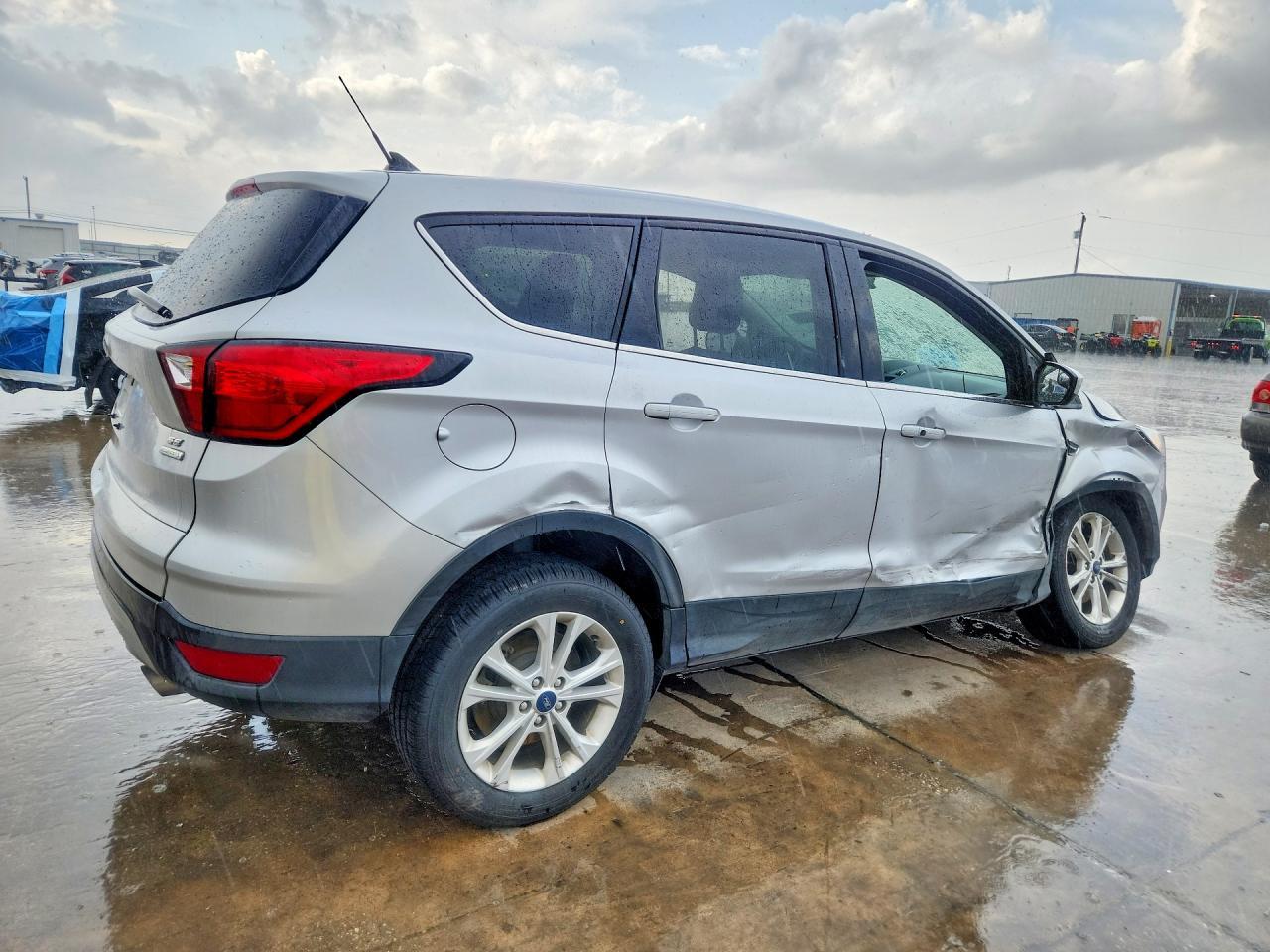2019 Ford Escape Se - Фото 3