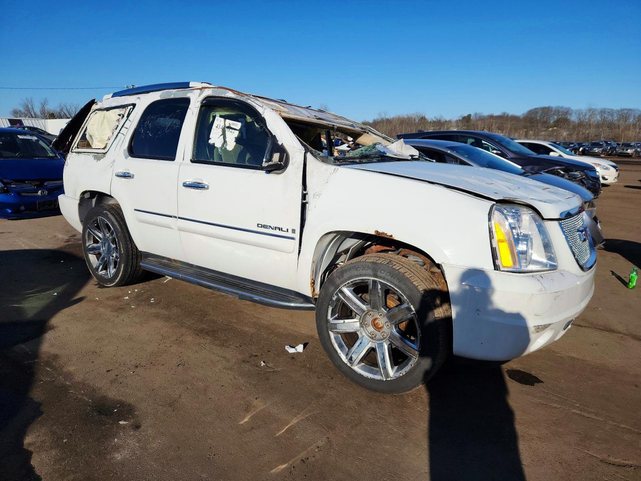 2007 GMC Yukon Denali - Image 4