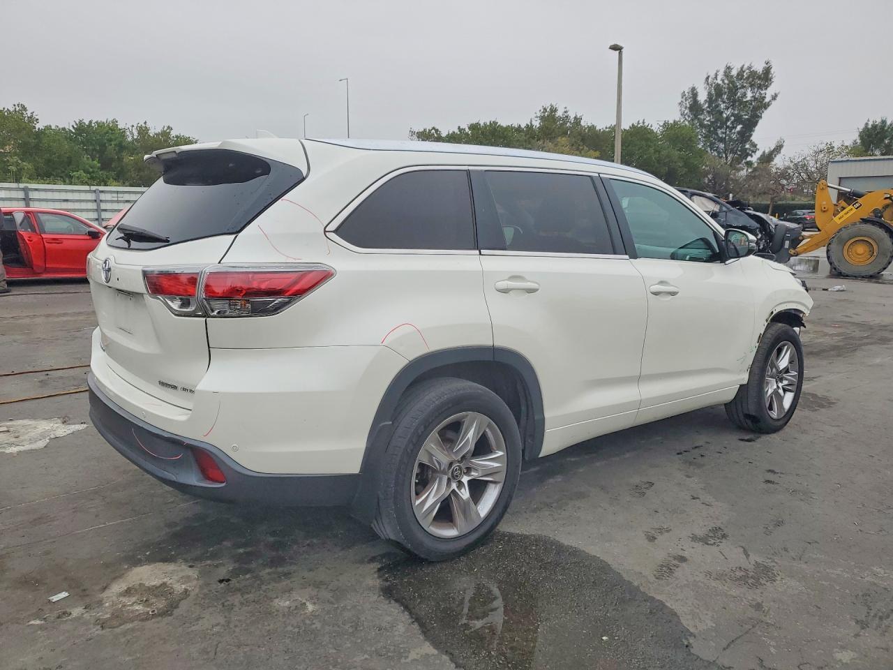 2016 Toyota Highlander Limited - Image 3