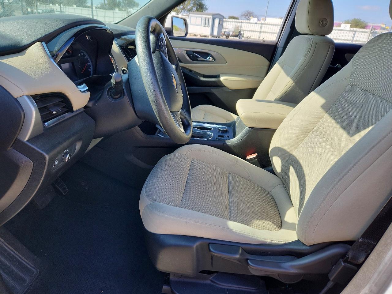 2023 Chevrolet Traverse Ls - Фото 7