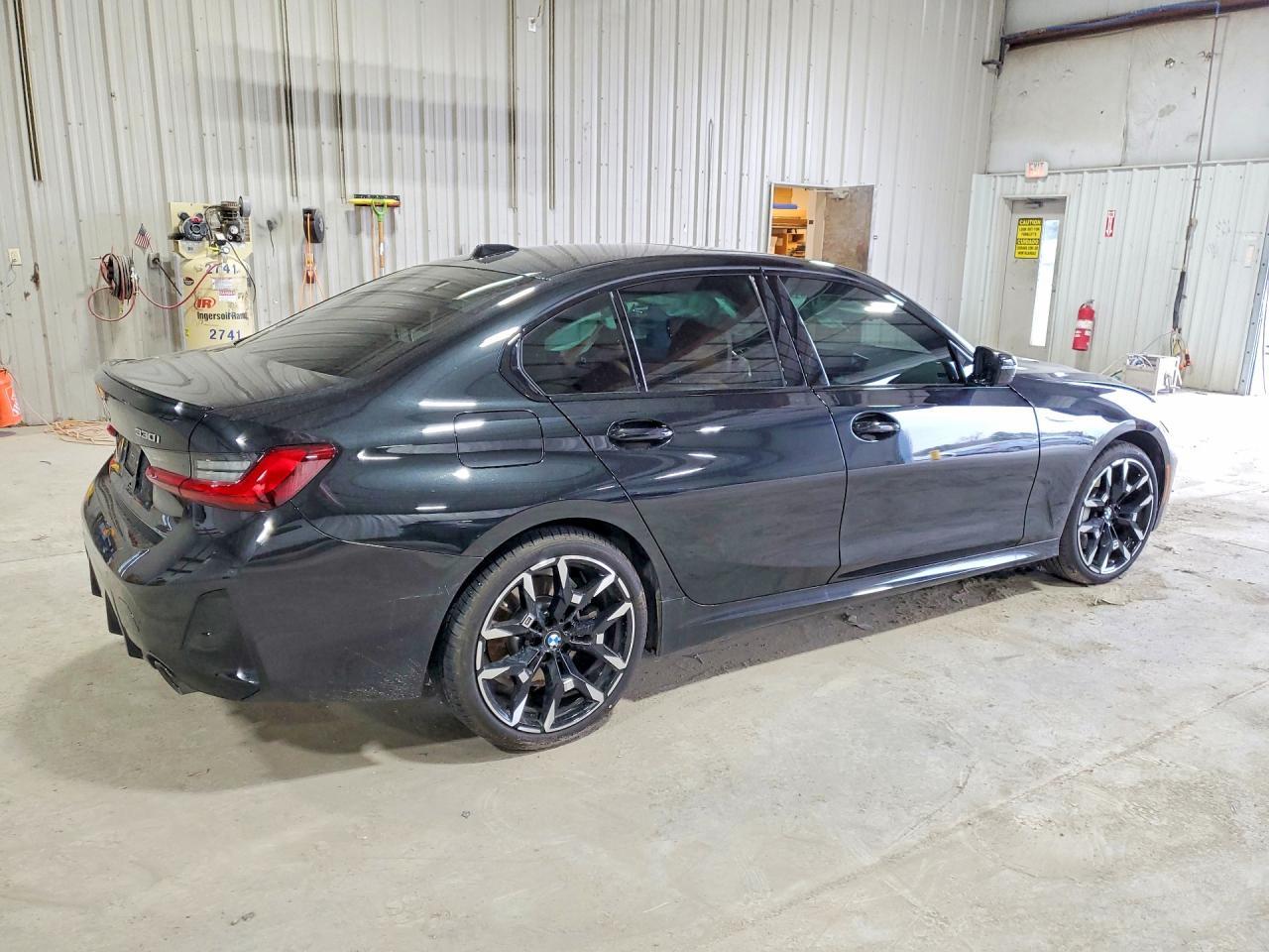 2026 BMW 330Xi - Фото 3