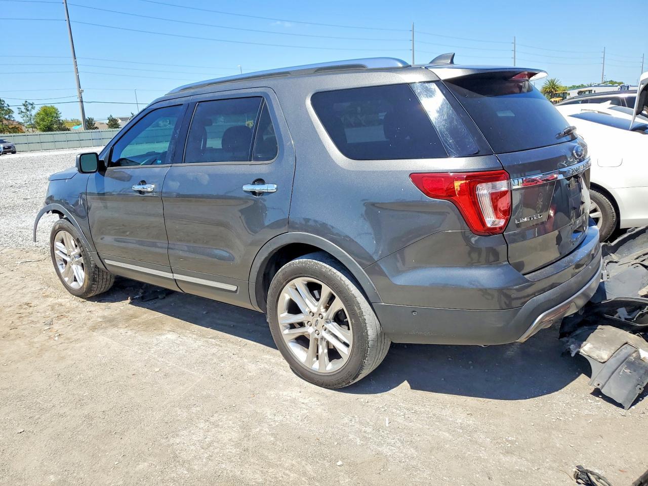 2016 Ford Explorer Limited - Image 2