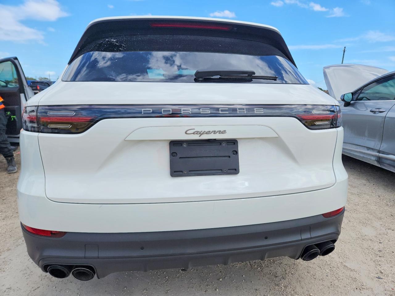 2022 Porsche Cayenne - Image 6