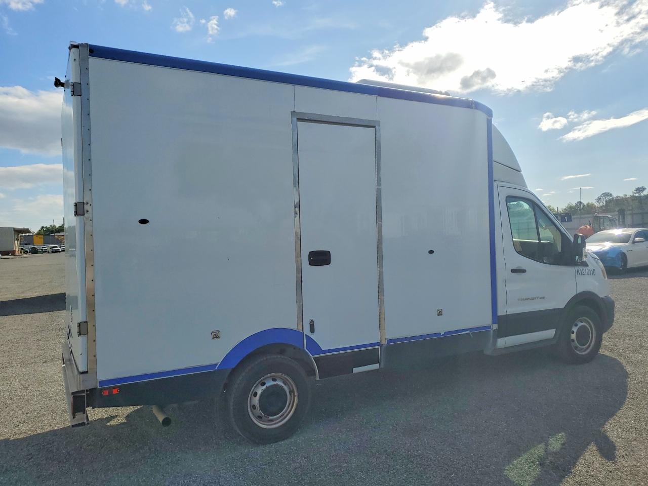 2021 Ford Transit Delivery Truck - Фото 3