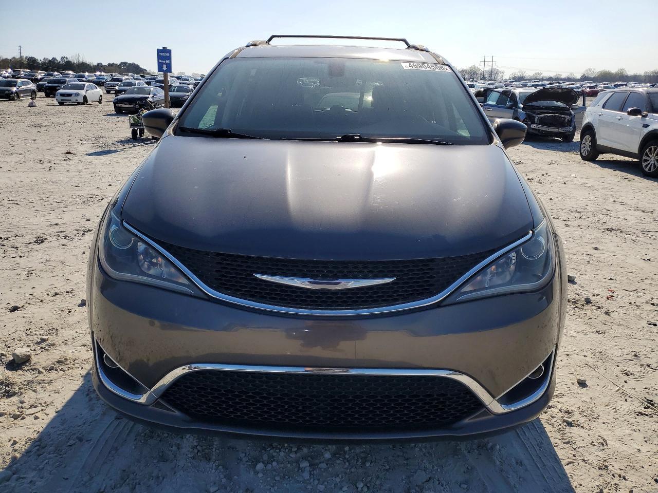 2017 Chrysler Pacifica Touring L Plus - Фото 5