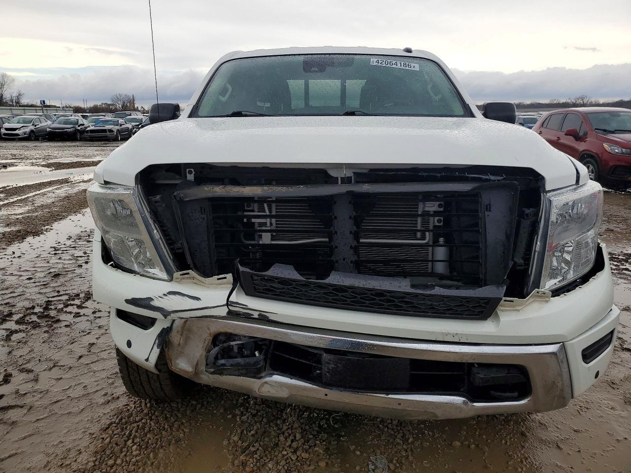 2021 Nissan Titan - Image 5