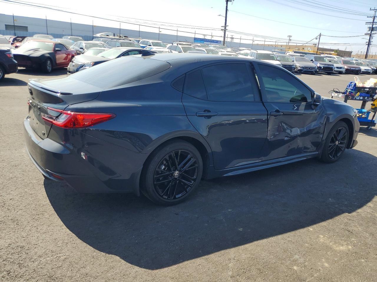 2026 Toyota Camry Se - Фото 3