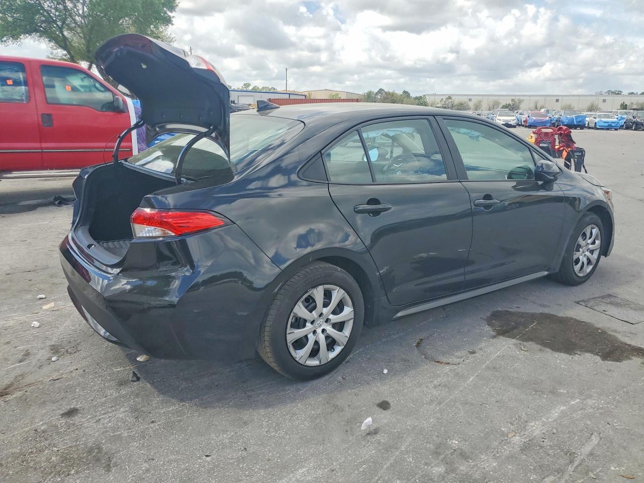 2021 Toyota Corolla Le - Image 3