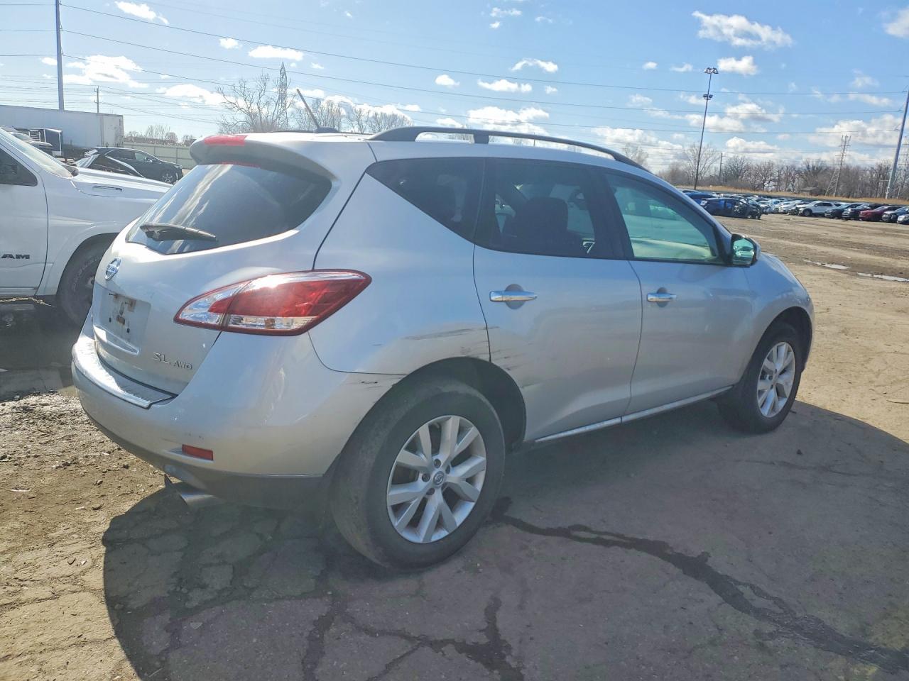 2011 Nissan Murano S - Фото 3
