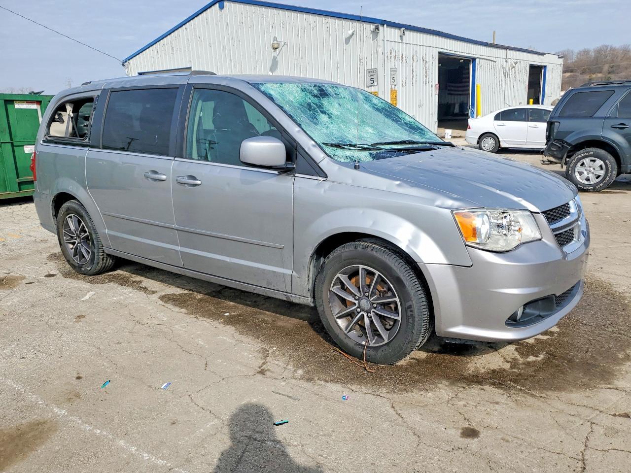 2017 Dodge Grand Caravan Sxt - Фото 4