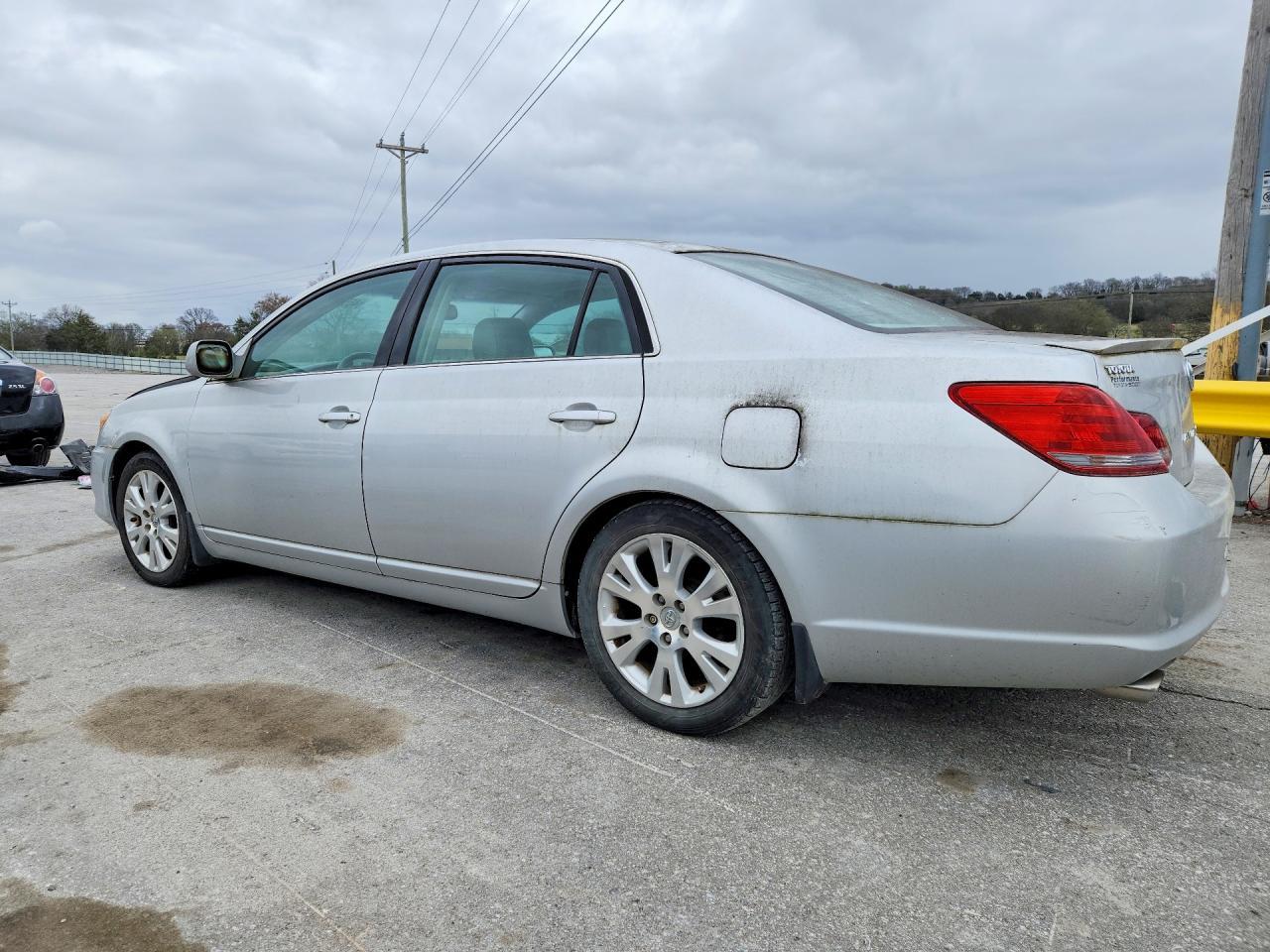 2008 Toyota Avalon Xls - Image 2