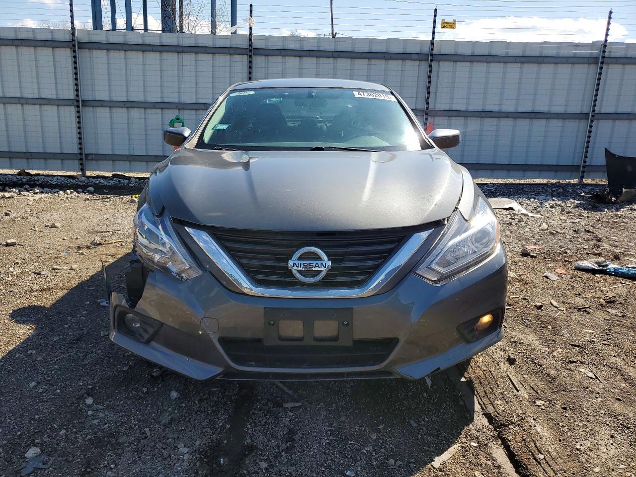 2017 Nissan Altima 2.5 Sr - Image 5