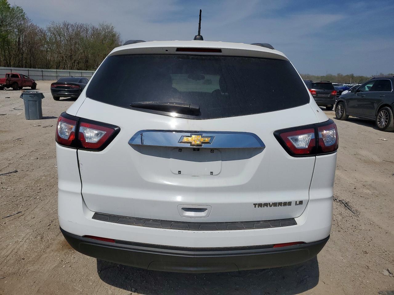 2016 Chevrolet Traverse Ls - Фото 6
