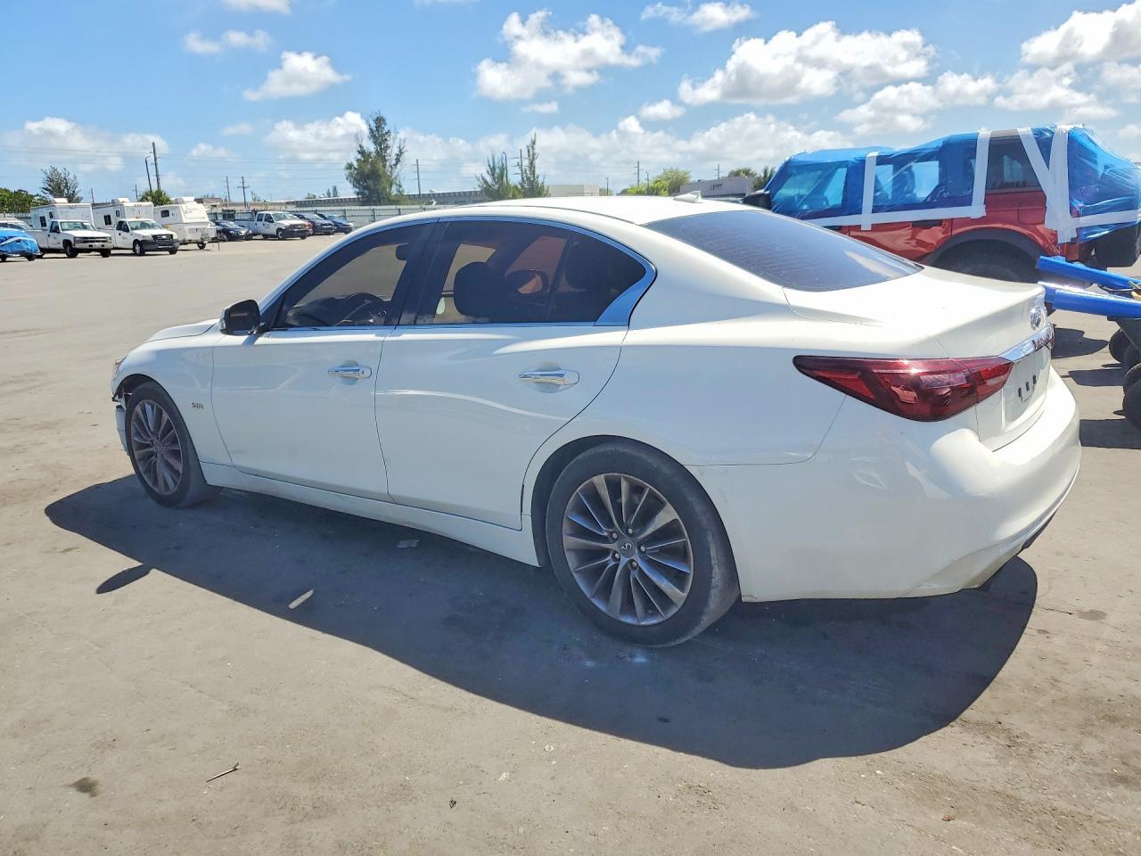 2018 Infiniti Q50 3.0T Luxe - Image 2
