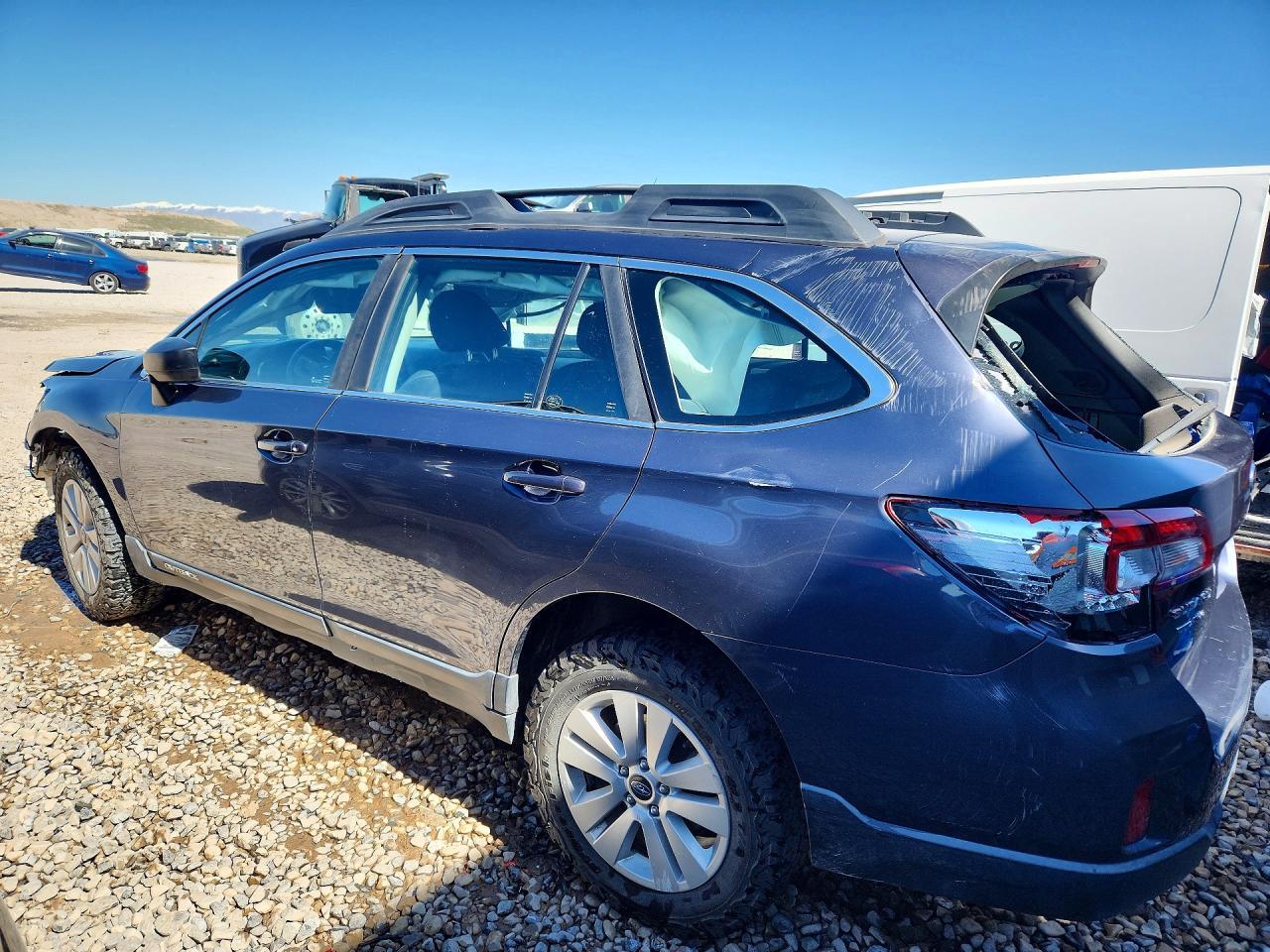 2017 Subaru Outback 2.5I - Image 2