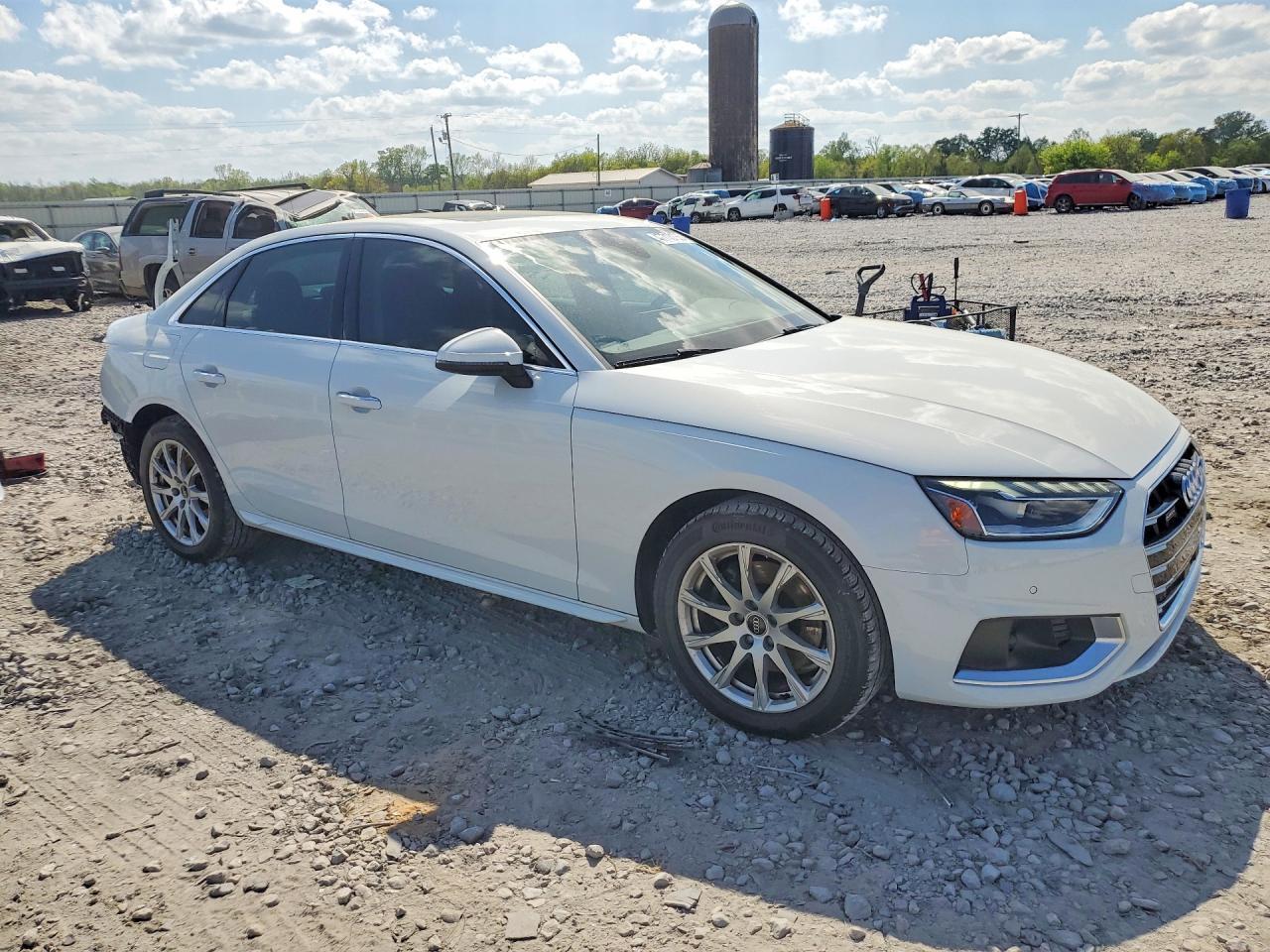 2023 Audi A4 Premium 40 - Фото 4