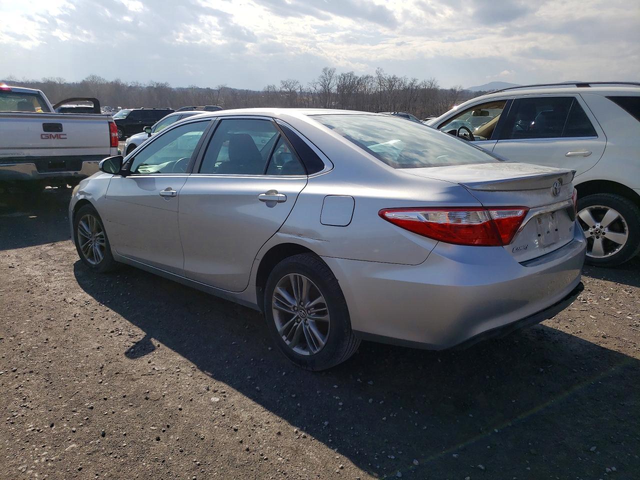 2017 Toyota Camry Se - Фото 2