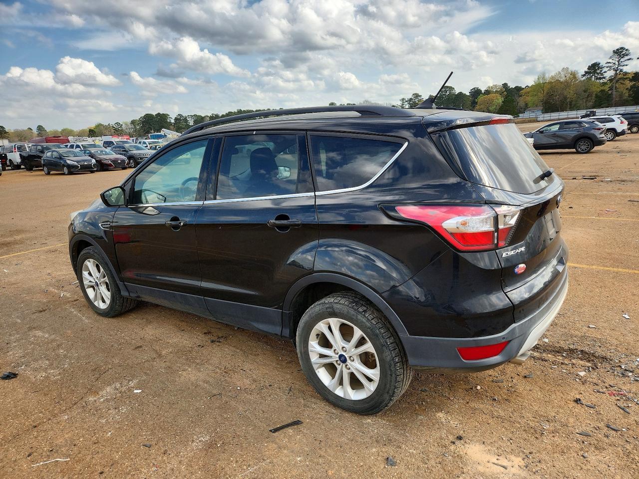 2018 Ford Escape Sel - Image 2