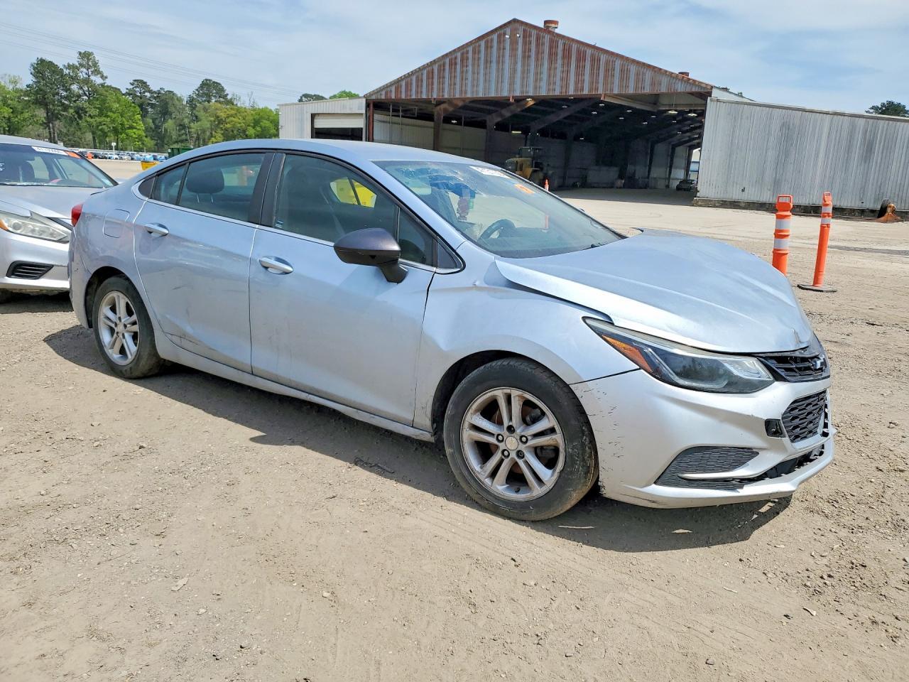 2018 Chevrolet Cruze Lt - Image 4