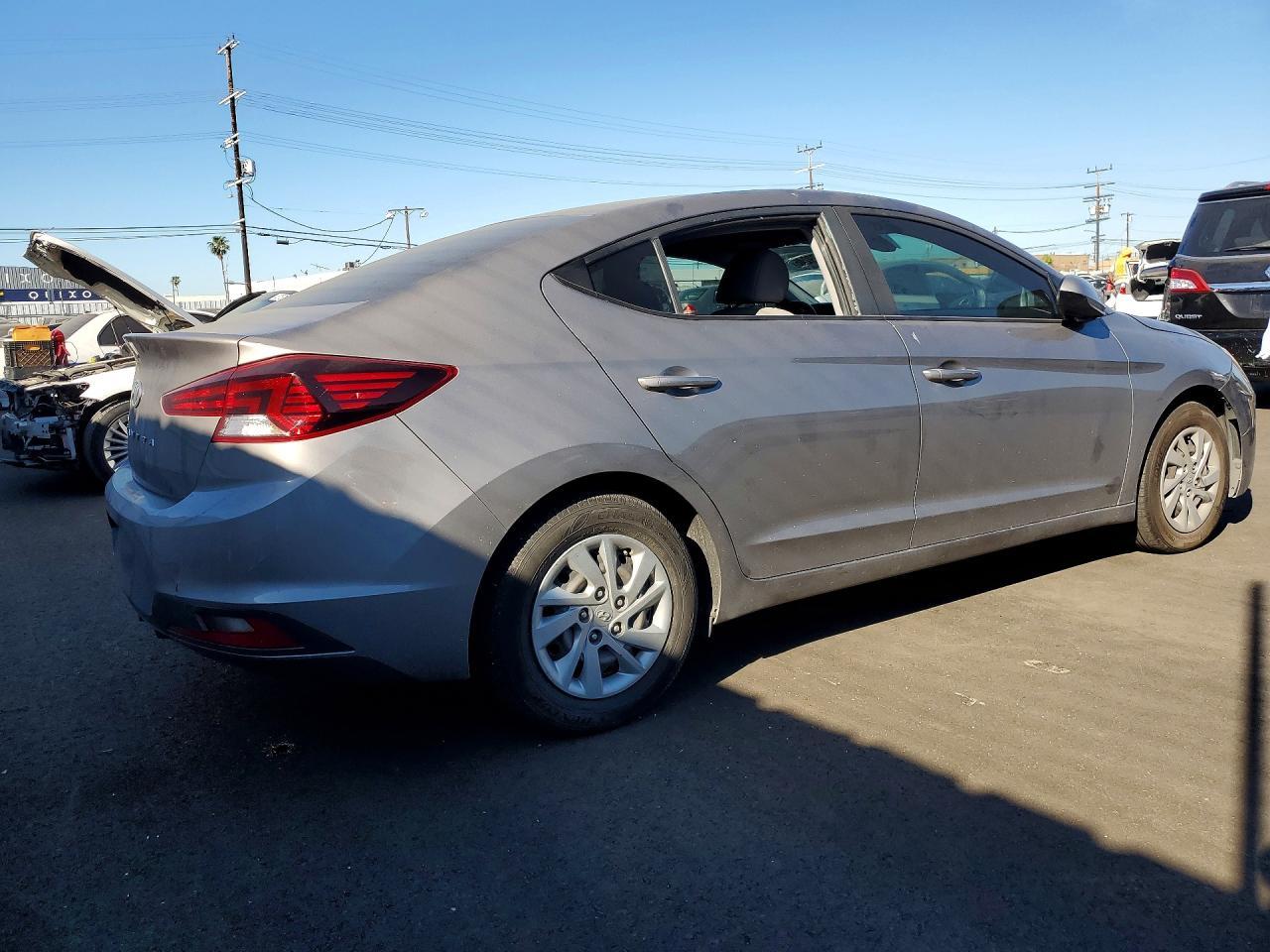 2020 Hyundai Elantra Se - Фото 3