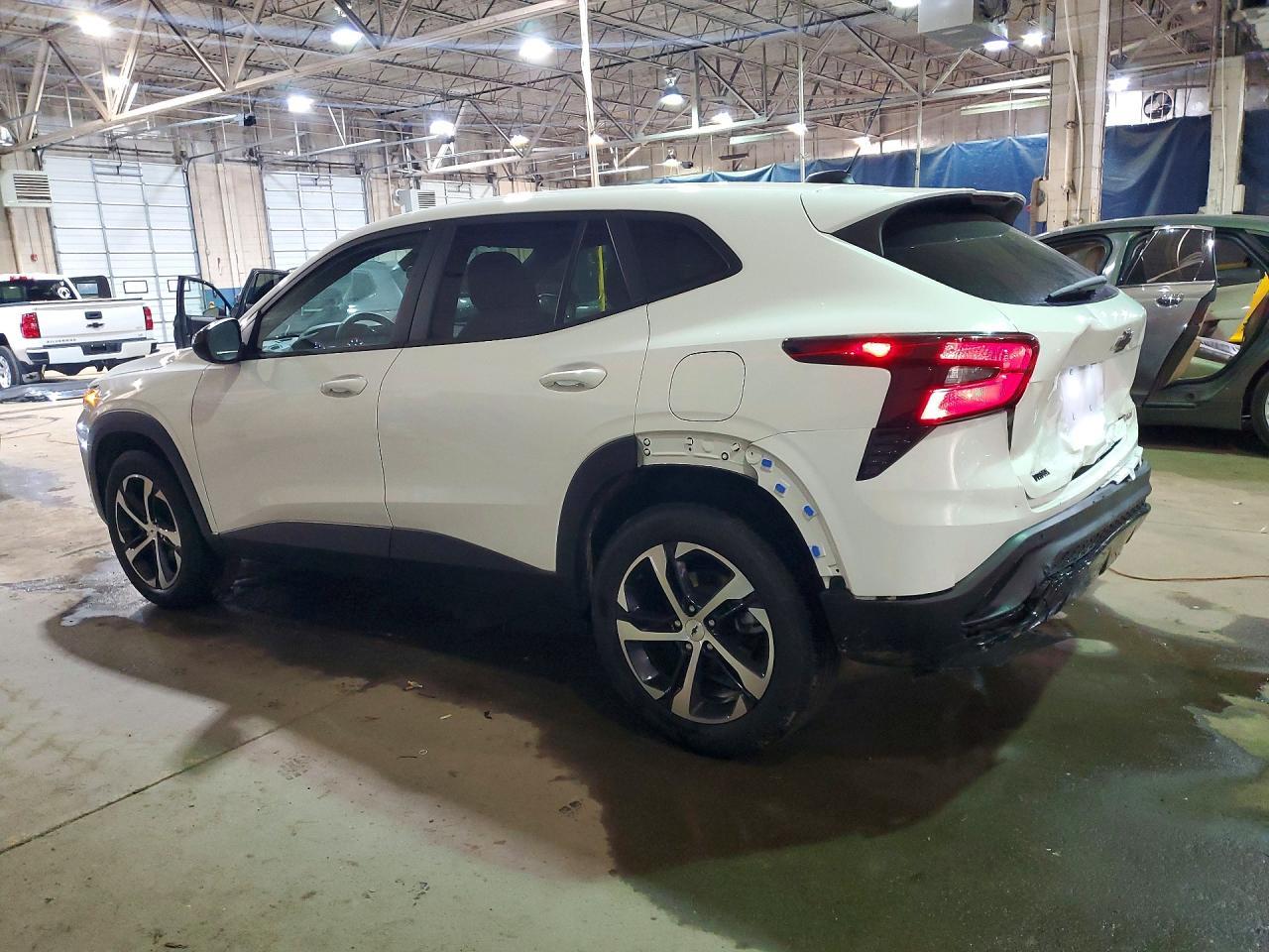 2024 Chevrolet Trax 1Rs - Фото 2