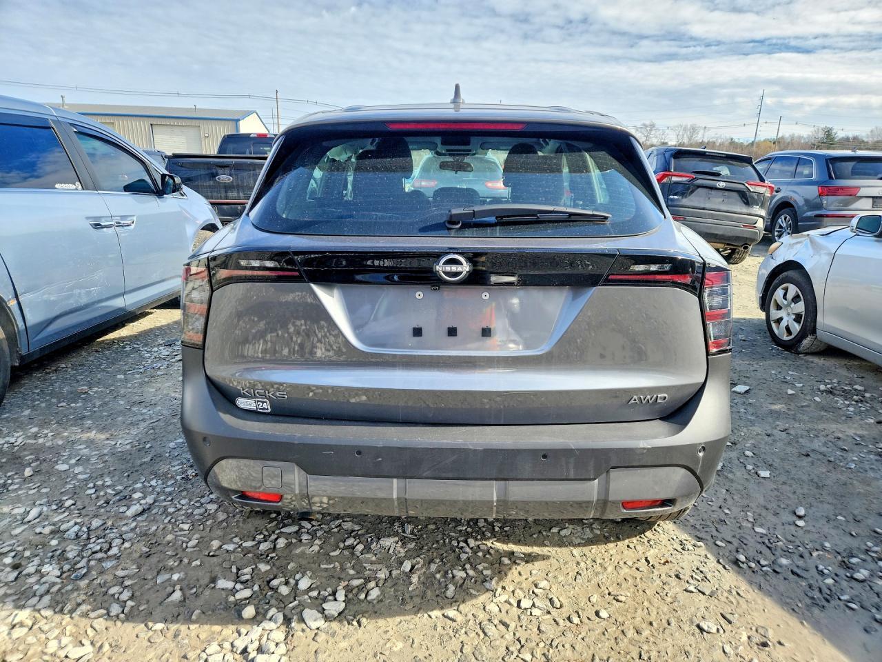 2025 Nissan Kicks S - Фото 6