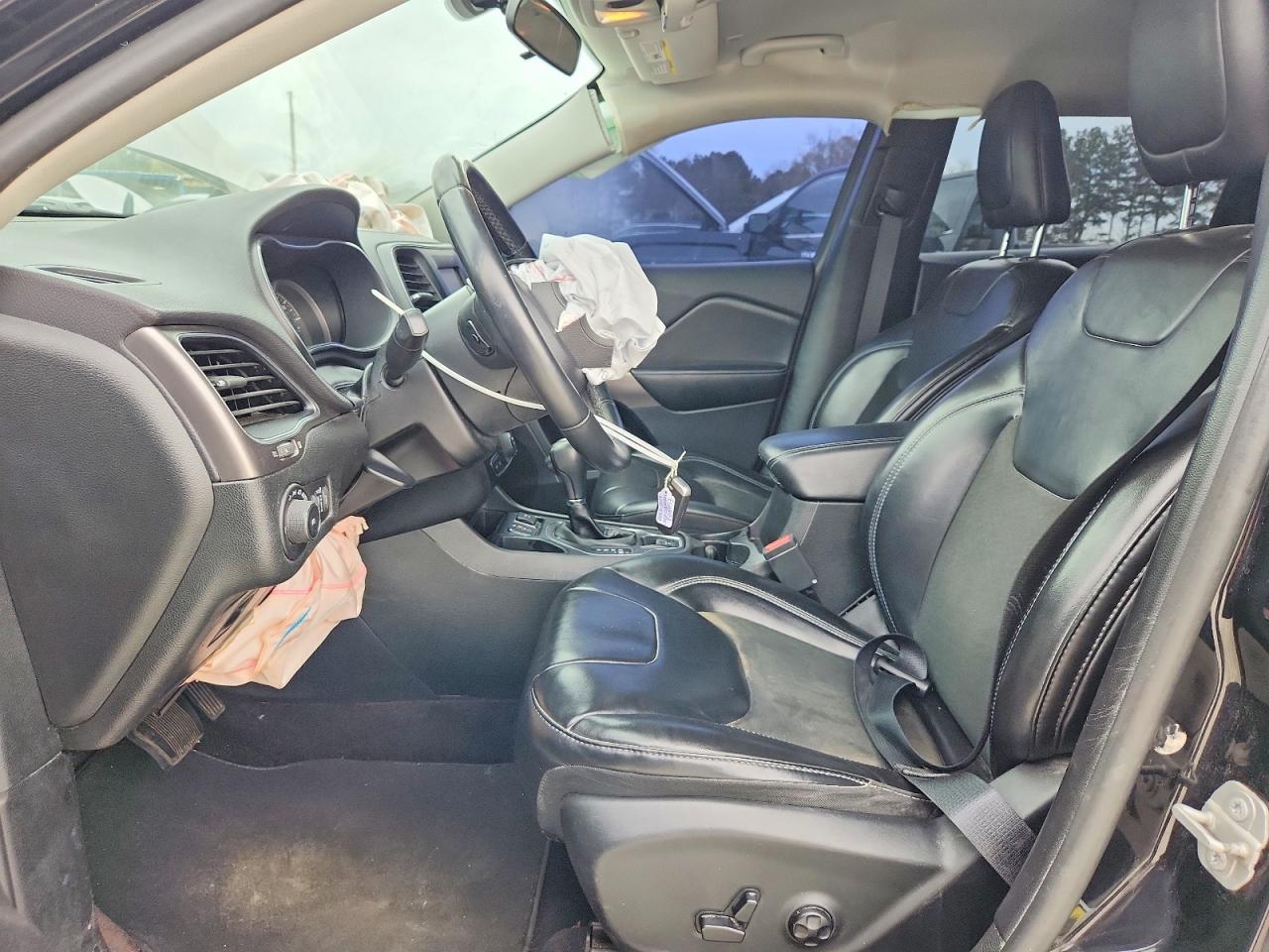 2019 Jeep Cherokee Latitude Plus - Image 7