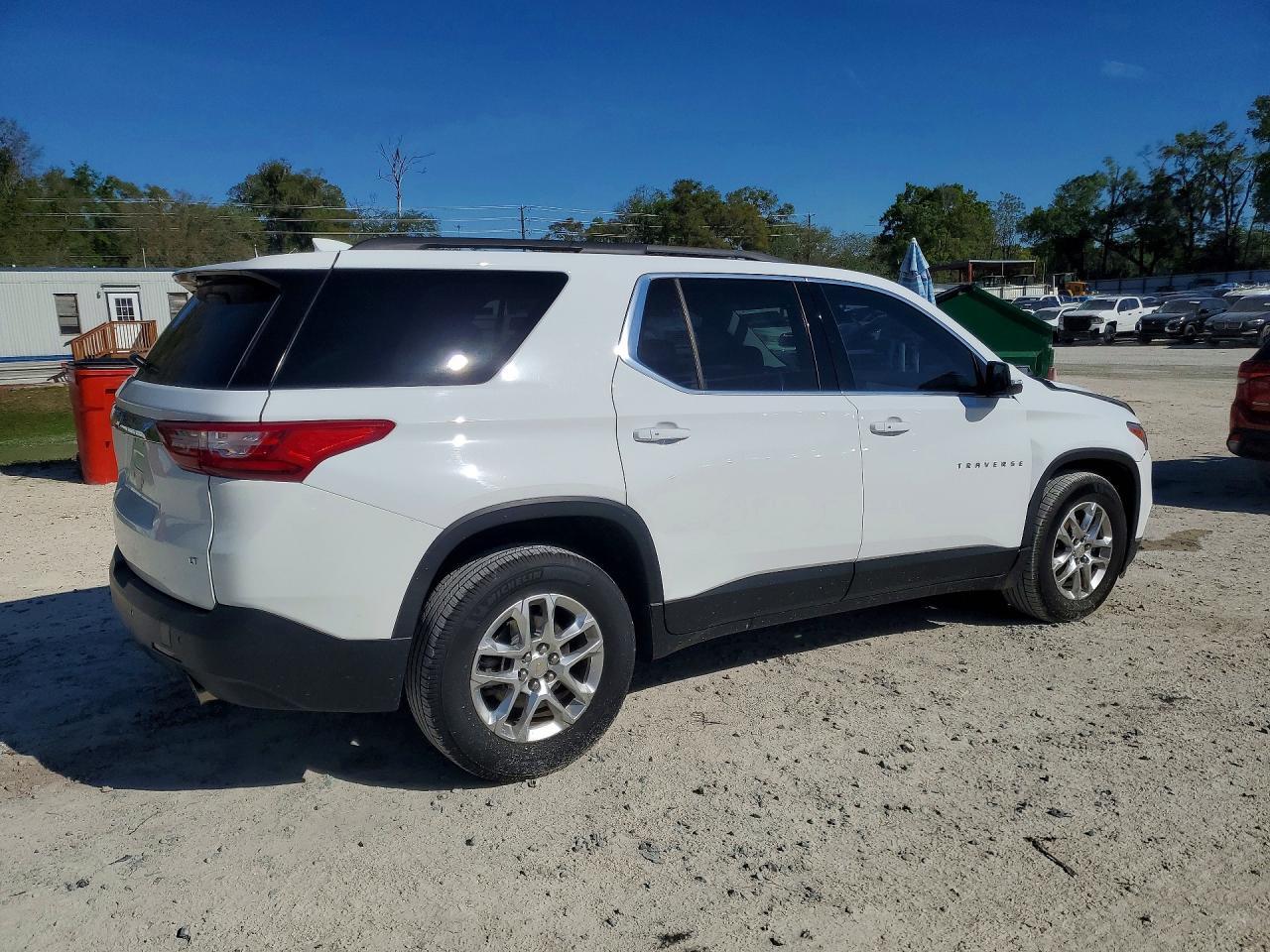 2019 Chevrolet Traverse Lt - Image 3